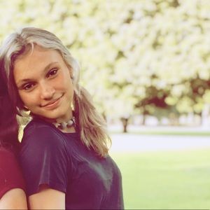 Meet your Posher, Ella